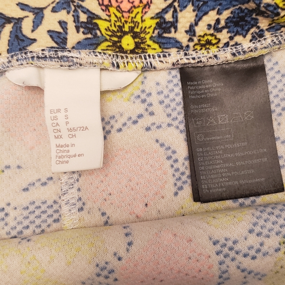 🌼 H&M Floral Mini Skirt A-Line | EUC - Picture 4 of 4